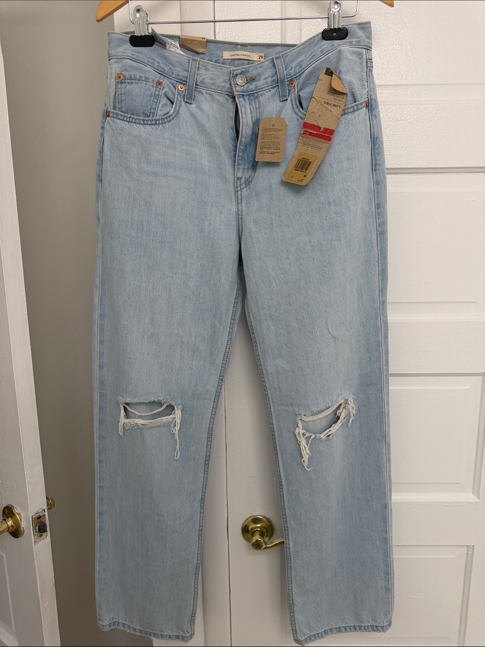 Levi’s Low Pro Light Wash Distressed Baggy Jeans Size 29 NWT